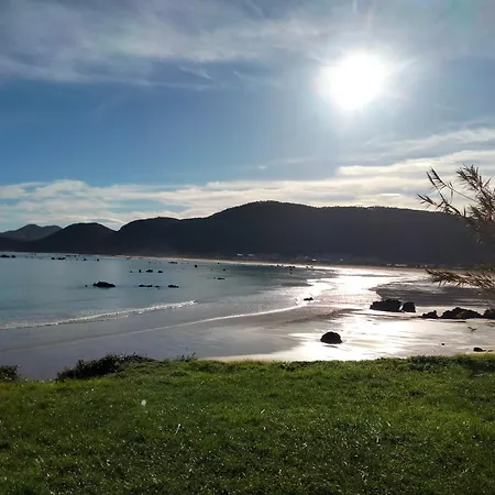 Adosado Entre Playas بيت للعطل *